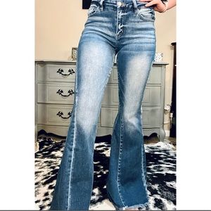 KanCan Signature Kurvy Mid-Rise Super Flares